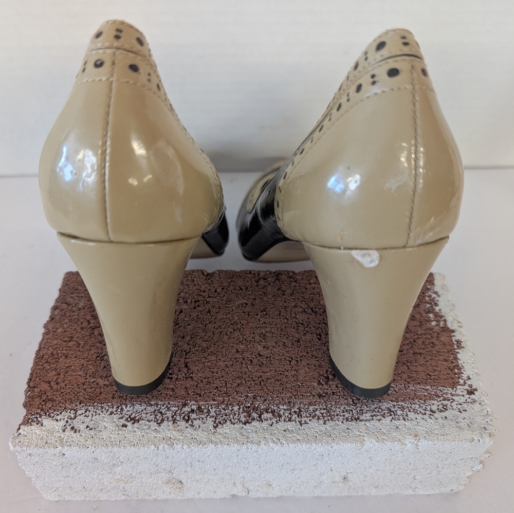 Shoes Joan & David Beige and Black Spectator Women's Heels Size 7 - Picture 3 of 5